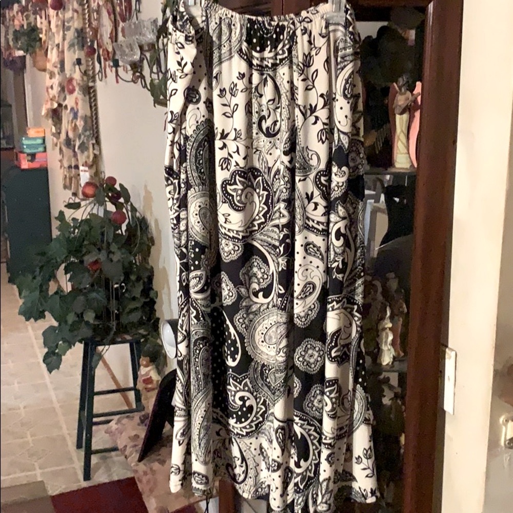 Sz 1x skirt by Just Love - Picture 2 of 4